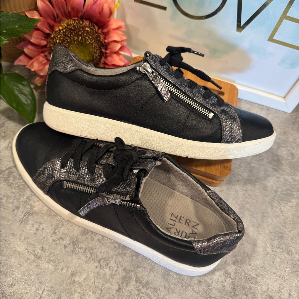 Naturalizer Karine Women Fashion Sneakers Black Size 9.5 - Picture 3 of 8